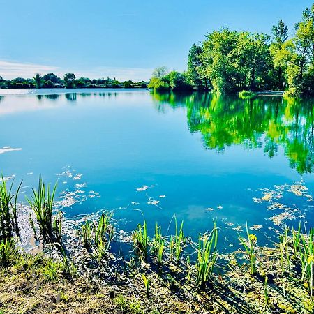 Maison Avec Acces Au Lac Appartement Izon Buitenkant foto